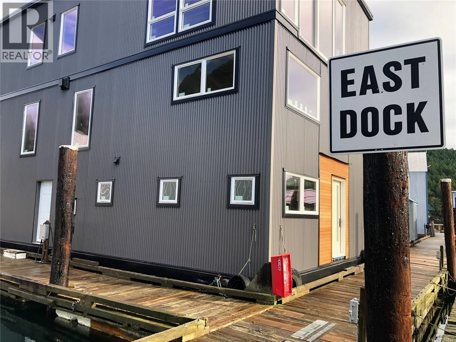 East Wing 5000 Genoa Bay Hwy
