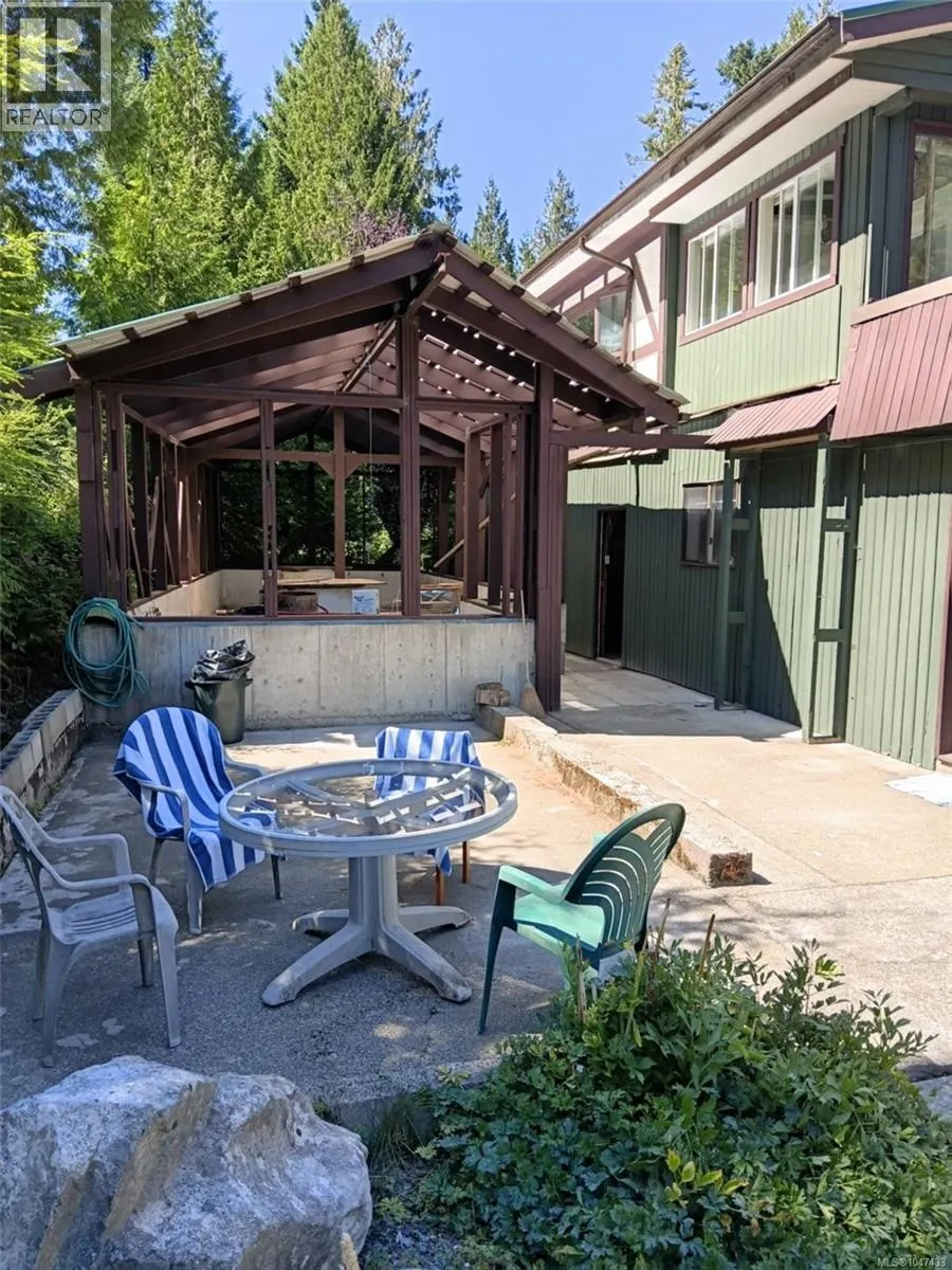 5154 Island Hwy W
