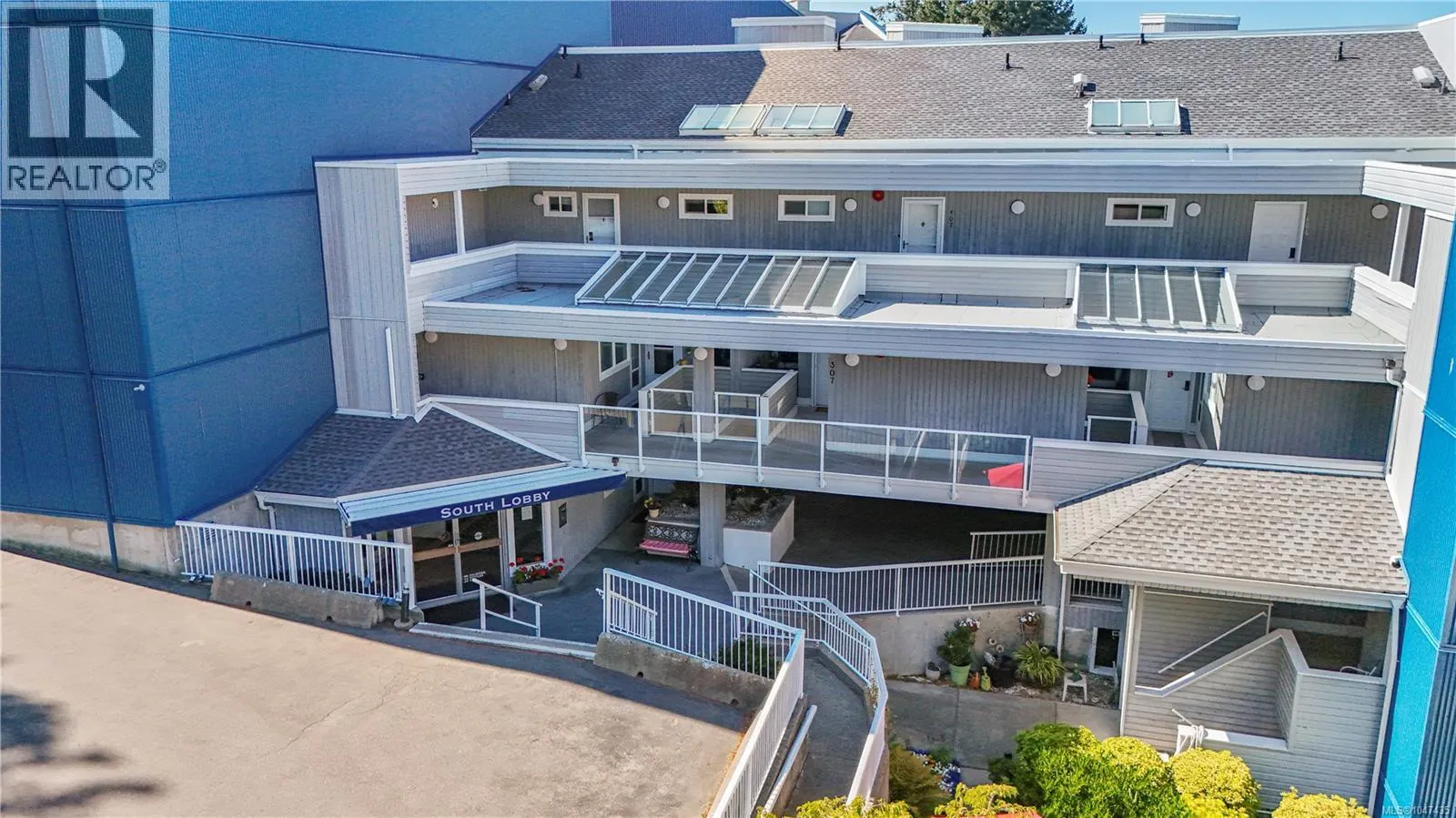 602 2560 Departure Bay Rd
