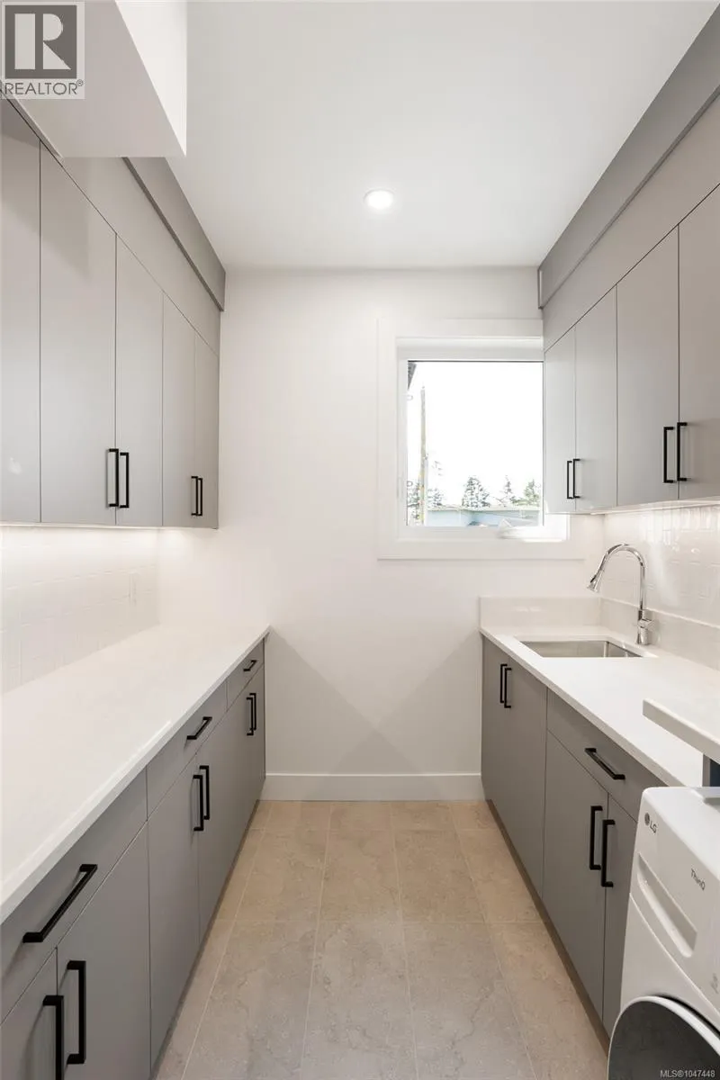 2292 Gail Pl