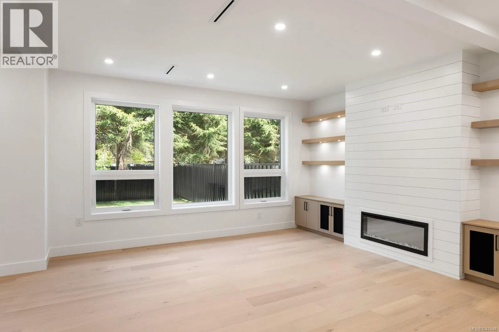 2292 Gail Pl