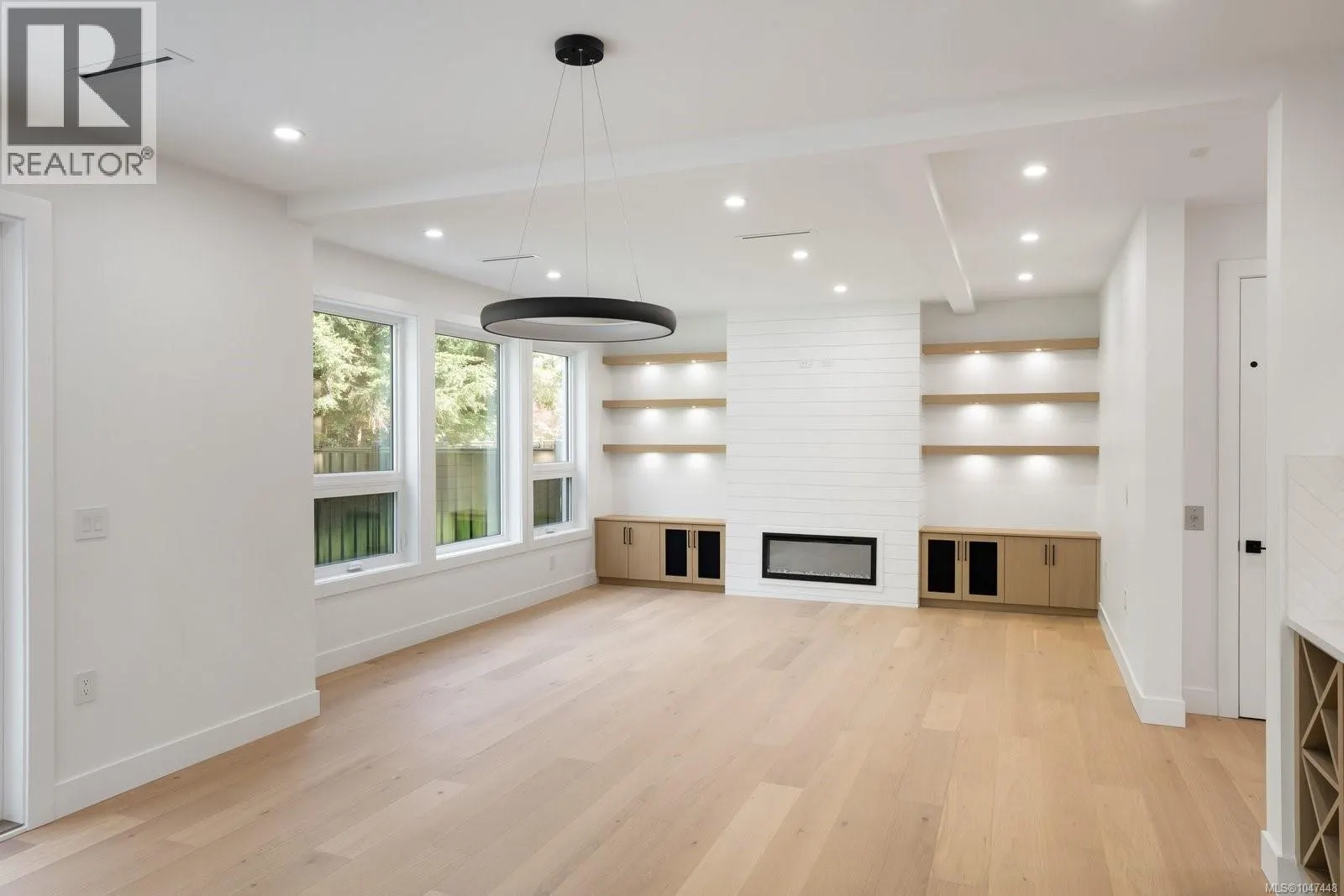 2292 Gail Pl