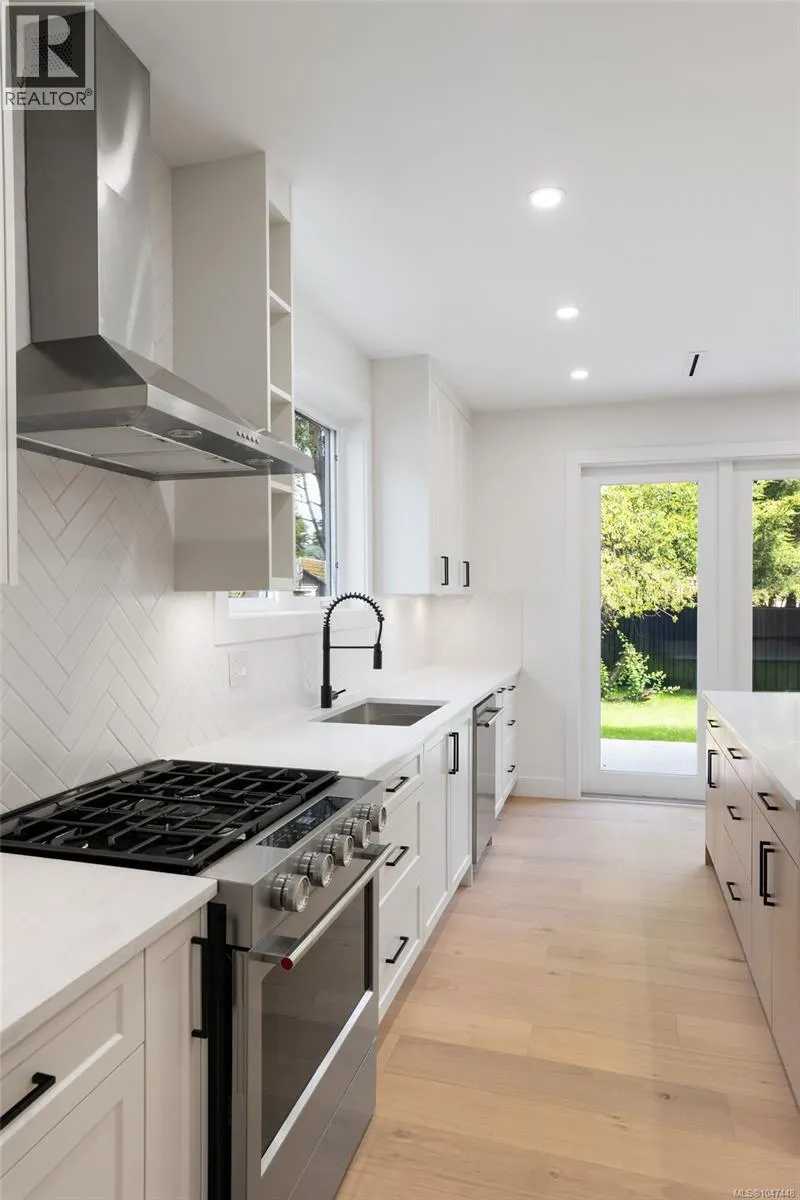 2292 Gail Pl