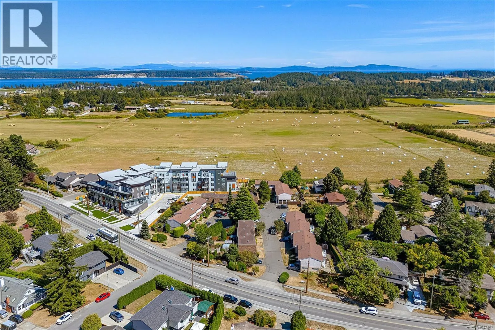 11 7675 East Saanich Rd
