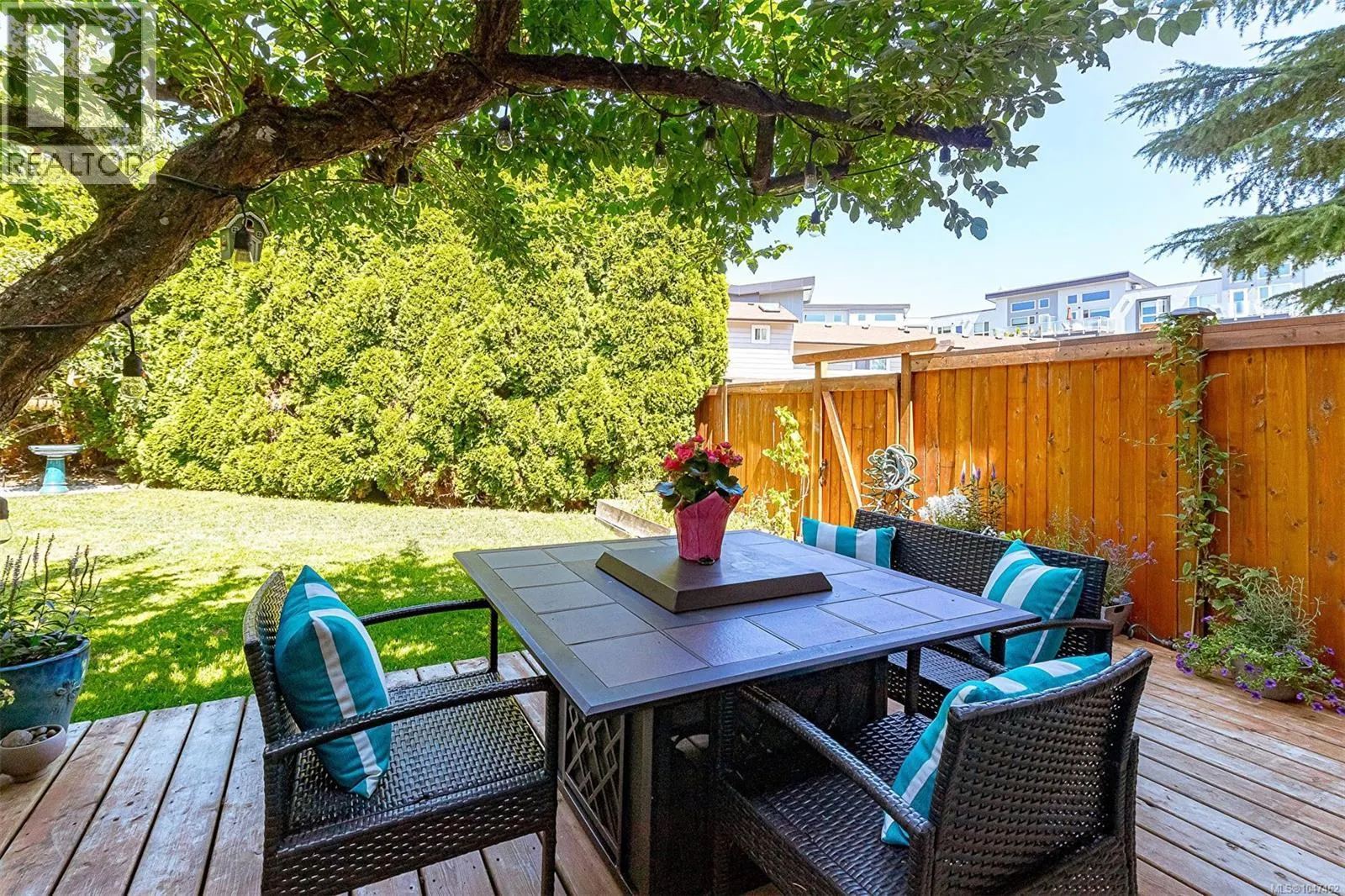 11 7675 East Saanich Rd