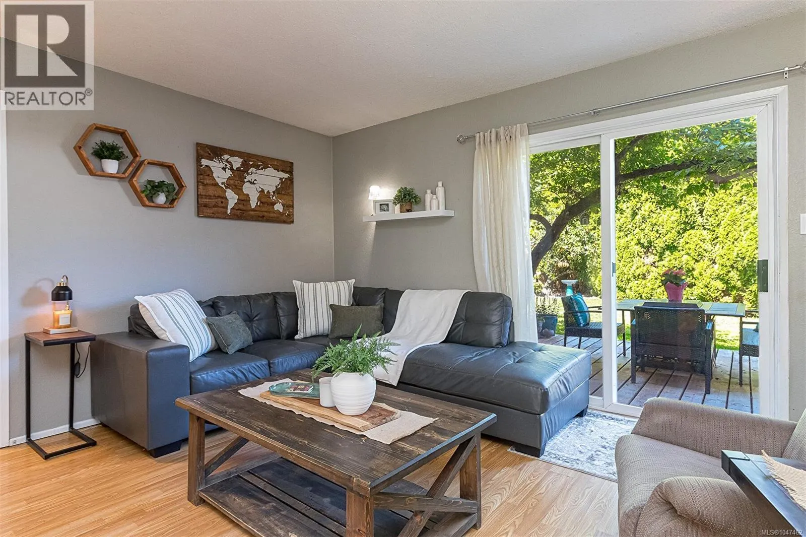 11 7675 East Saanich Rd