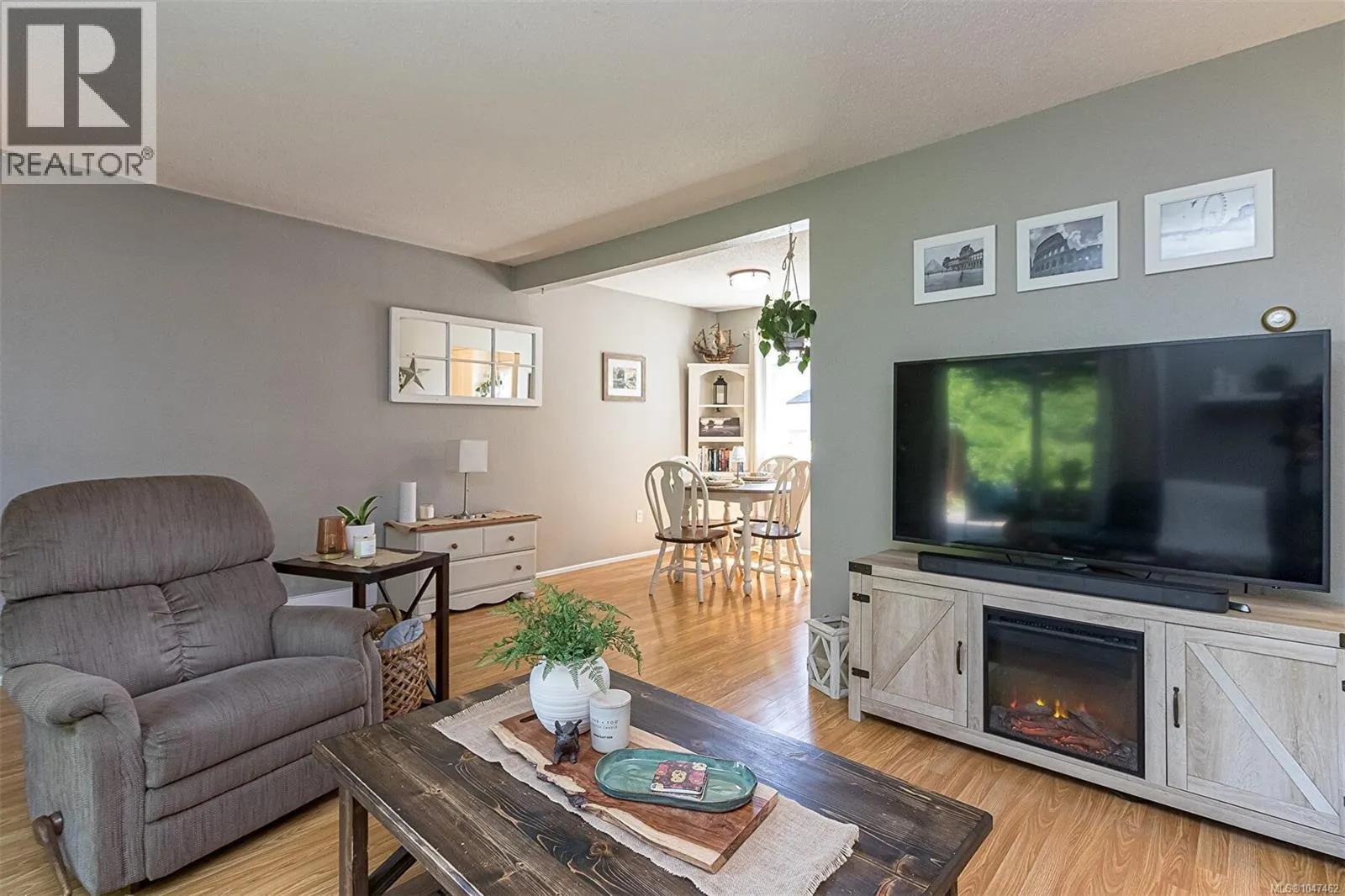 11 7675 East Saanich Rd