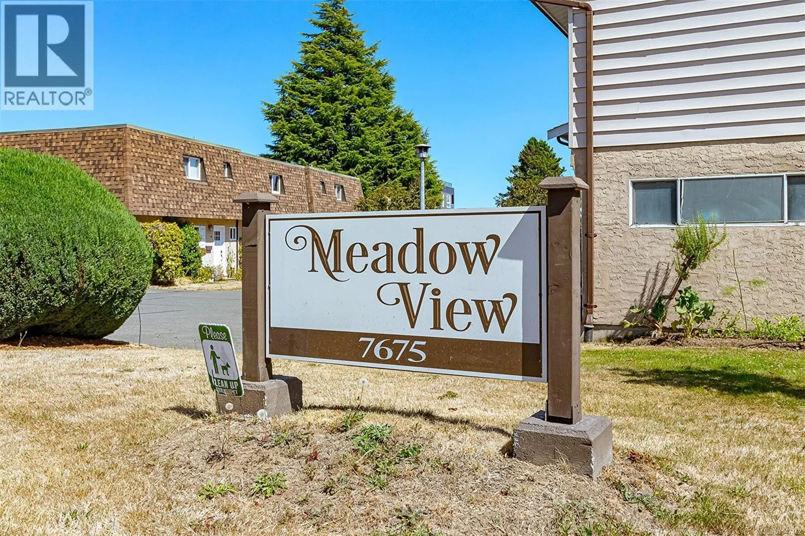 11 7675 East Saanich Rd
