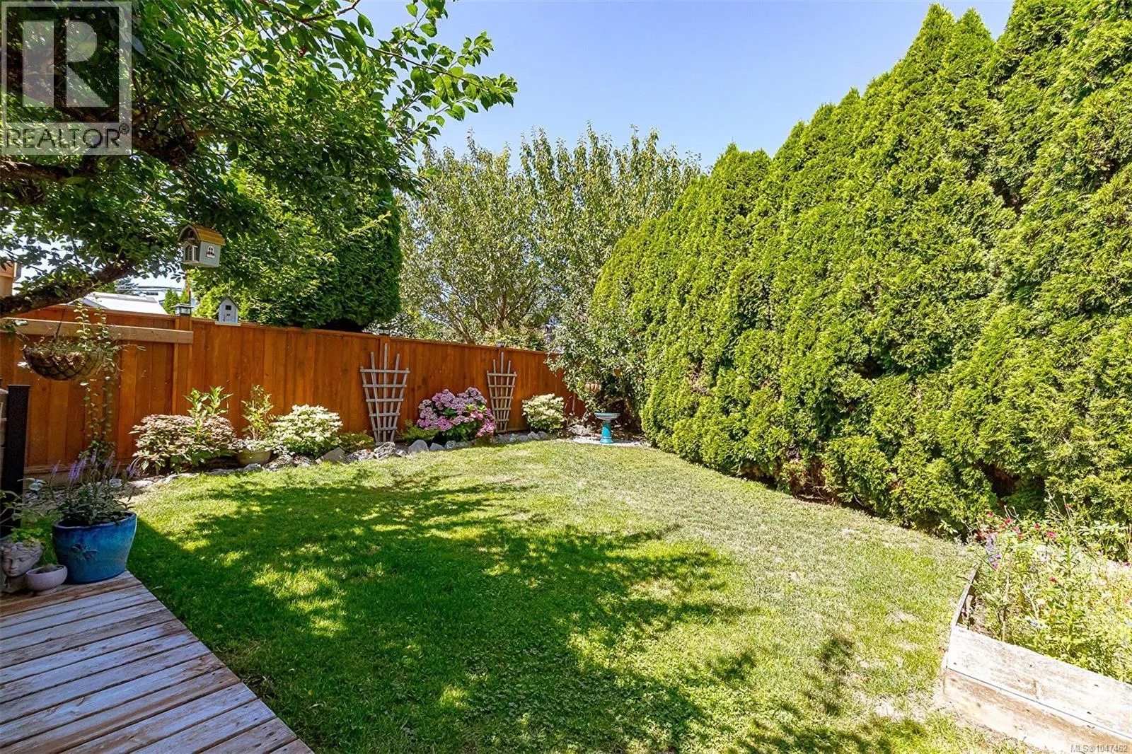 11 7675 East Saanich Rd