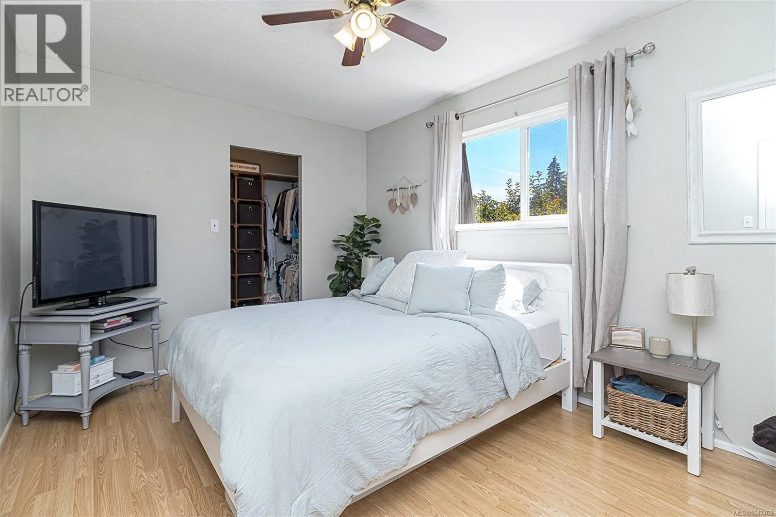 11 7675 East Saanich Rd