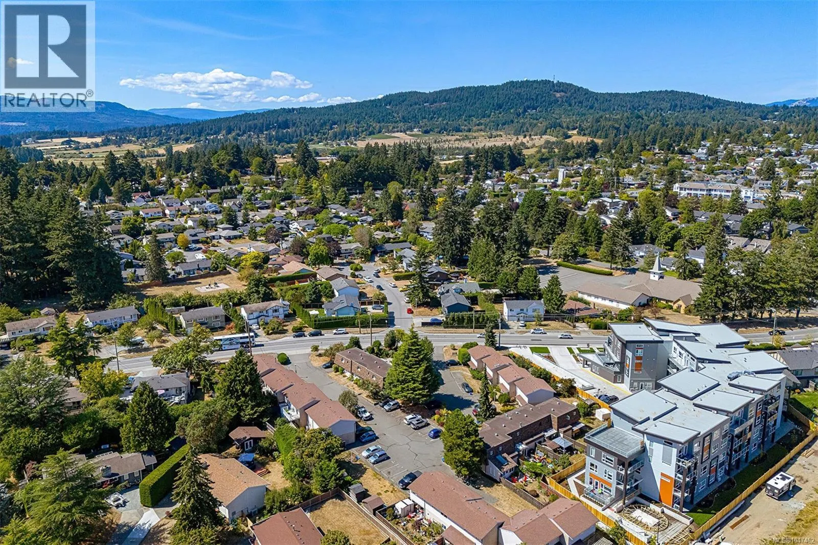 11 7675 East Saanich Rd