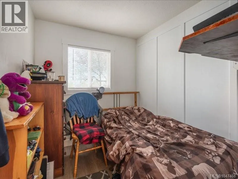 85 Robarts St