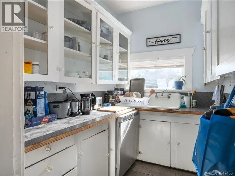 85 Robarts St