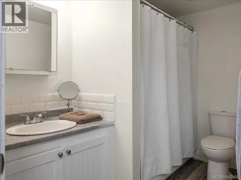 85 Robarts St