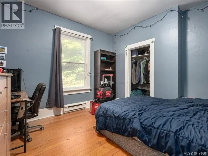 85 Robarts St