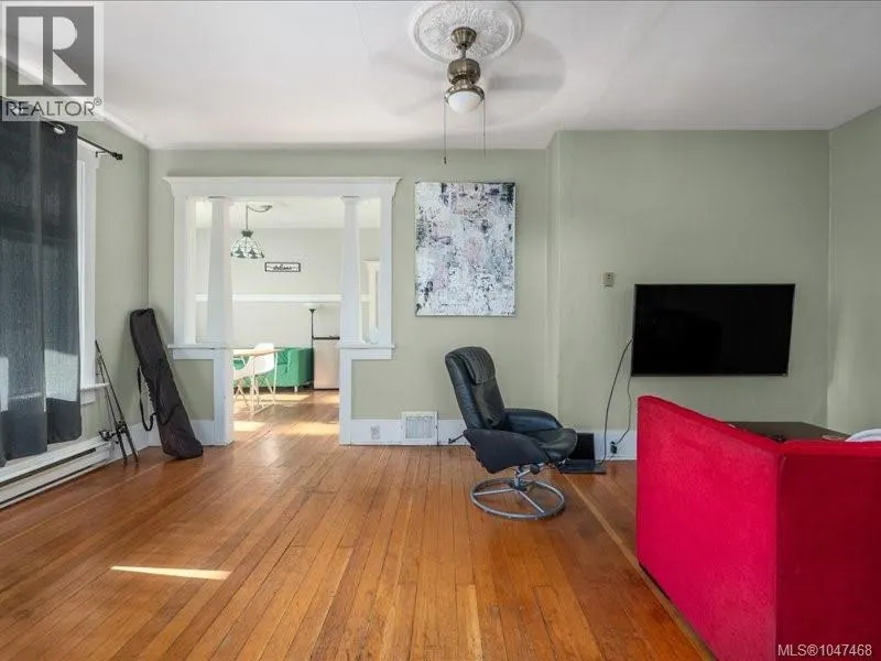 85 Robarts St