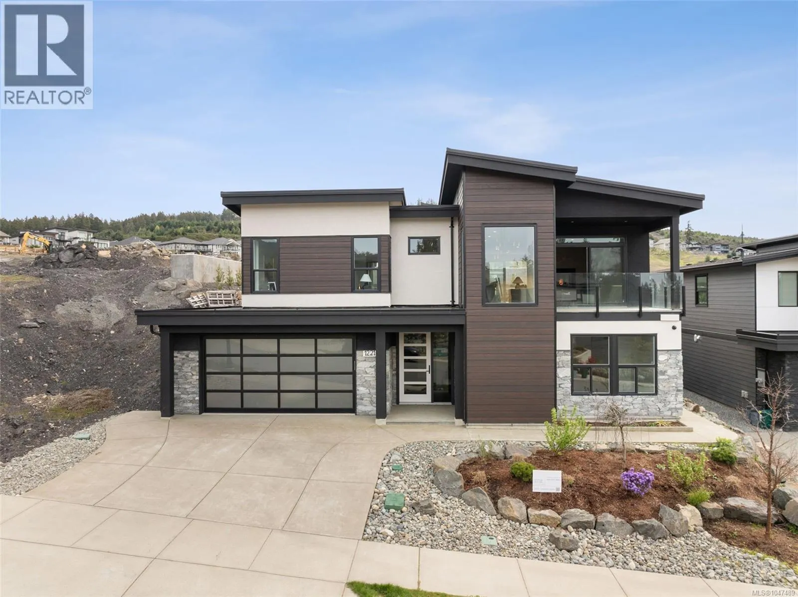 1221 Viewtop Rd