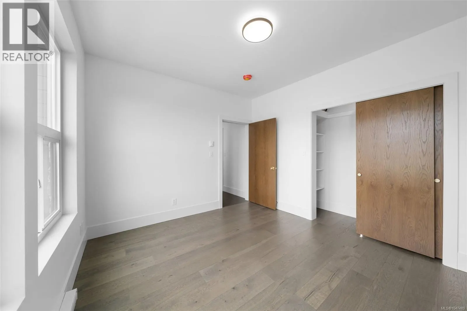 1221 Viewtop Rd