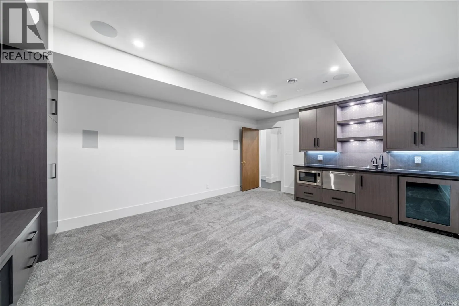 1221 Viewtop Rd