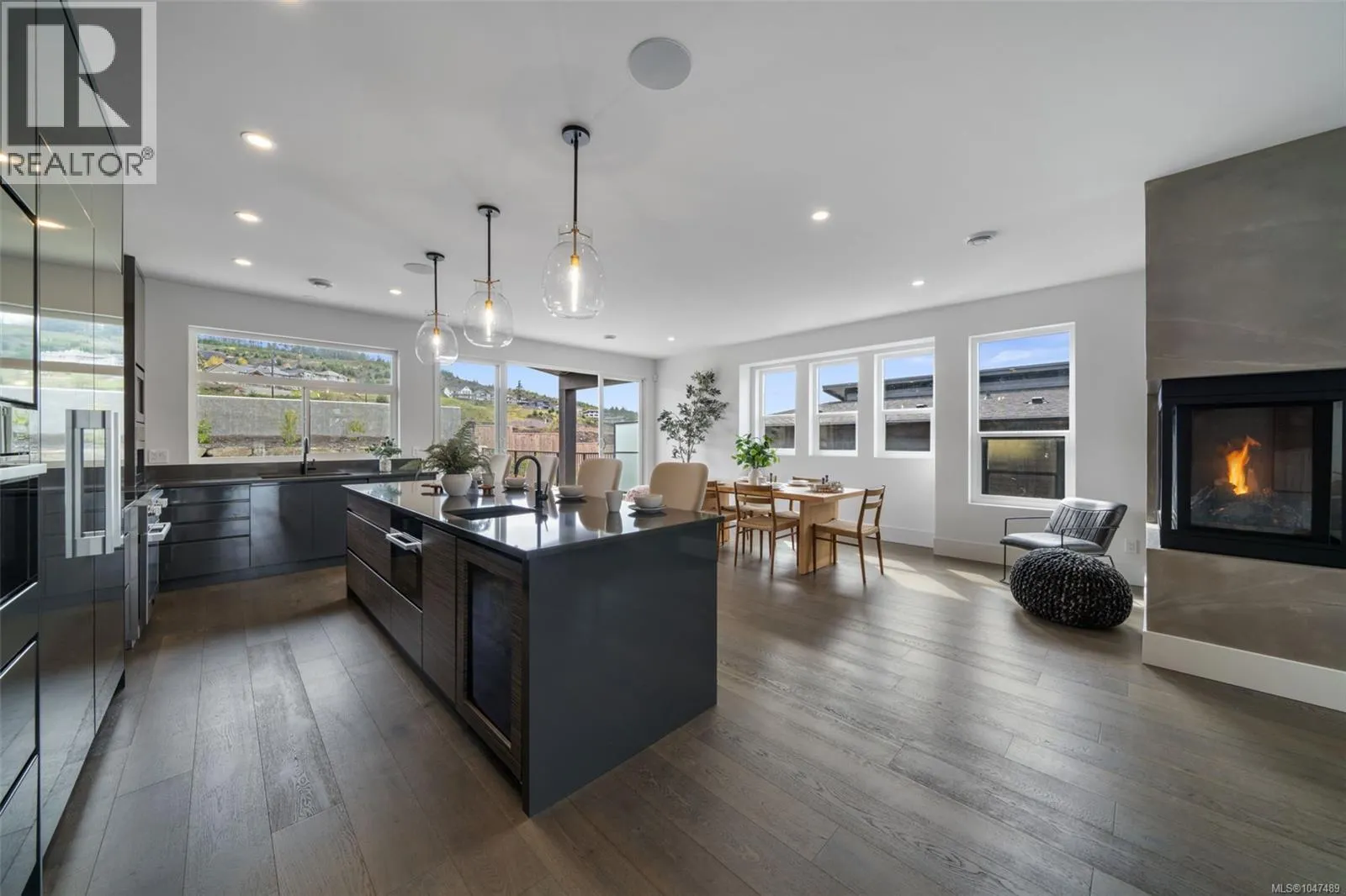 1221 Viewtop Rd
