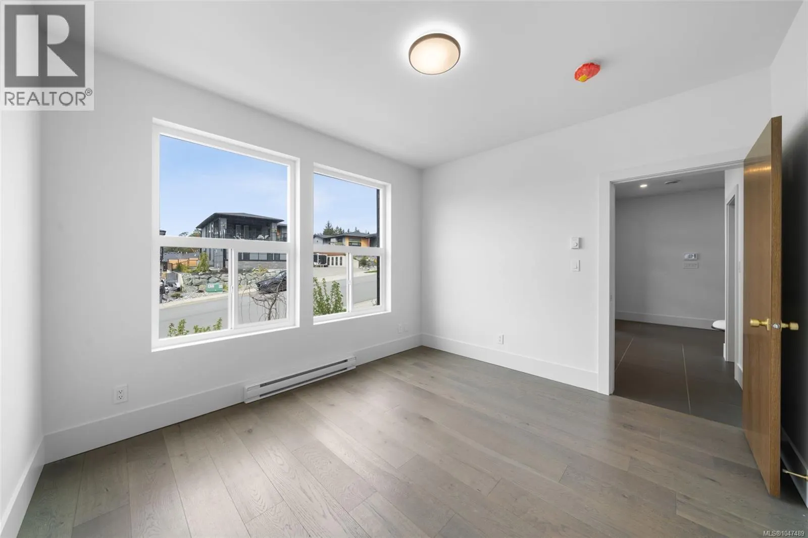 1221 Viewtop Rd