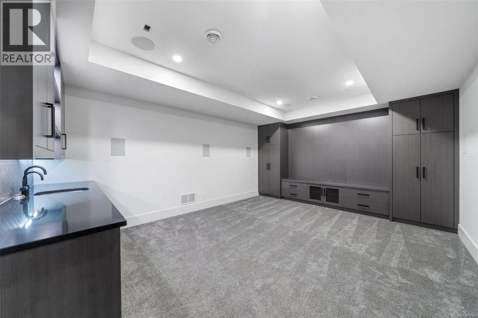 1221 Viewtop Rd