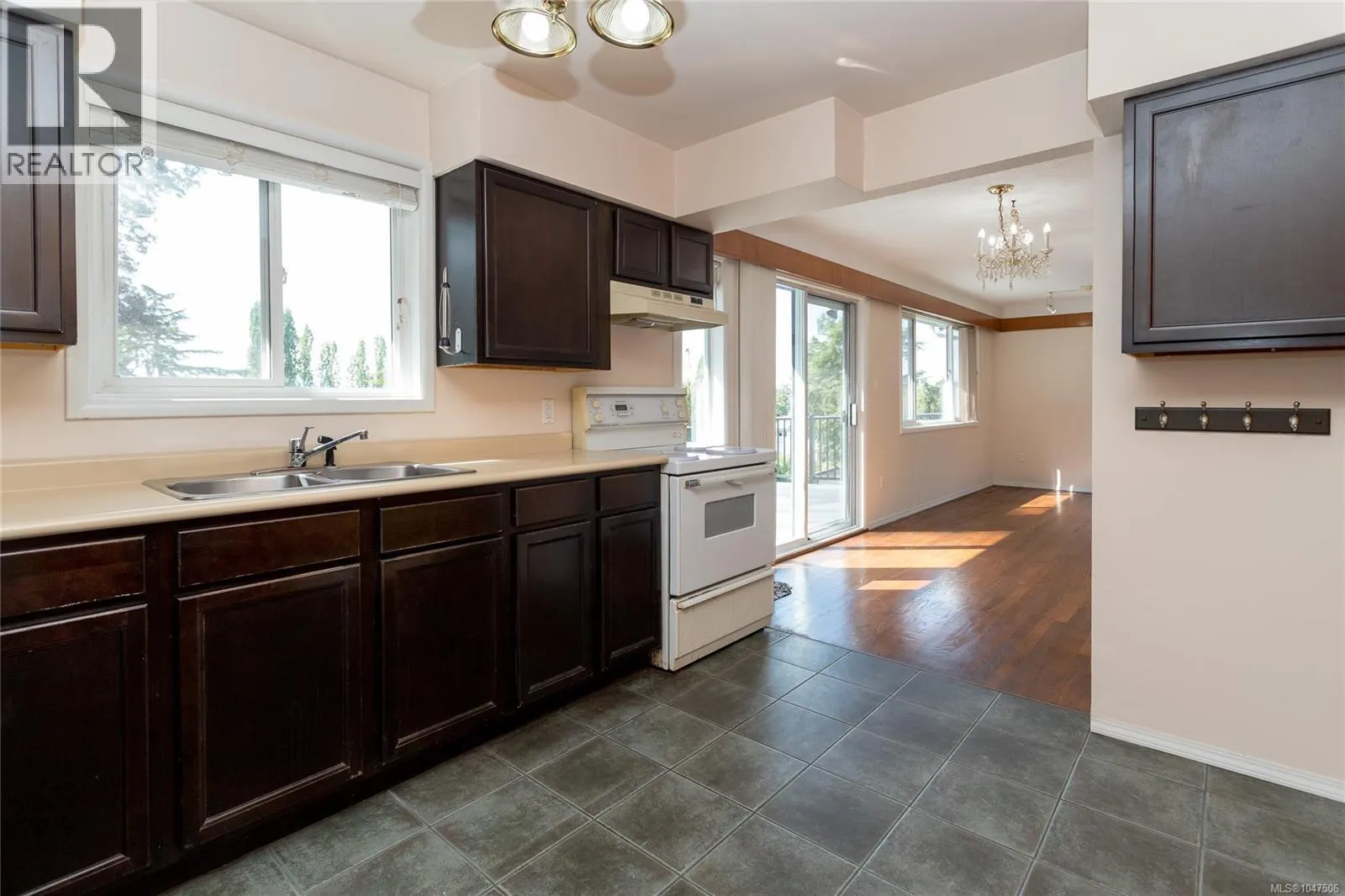 941 McKenzie Ave
