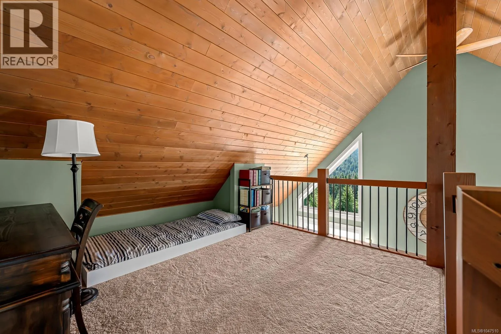880 Cruikshank Ridge