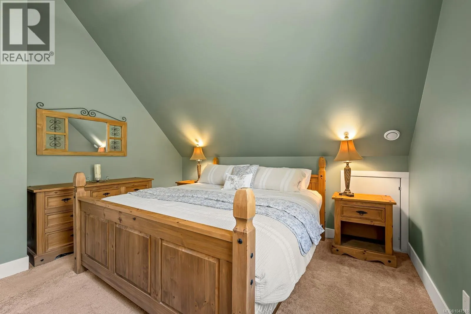 880 Cruikshank Ridge