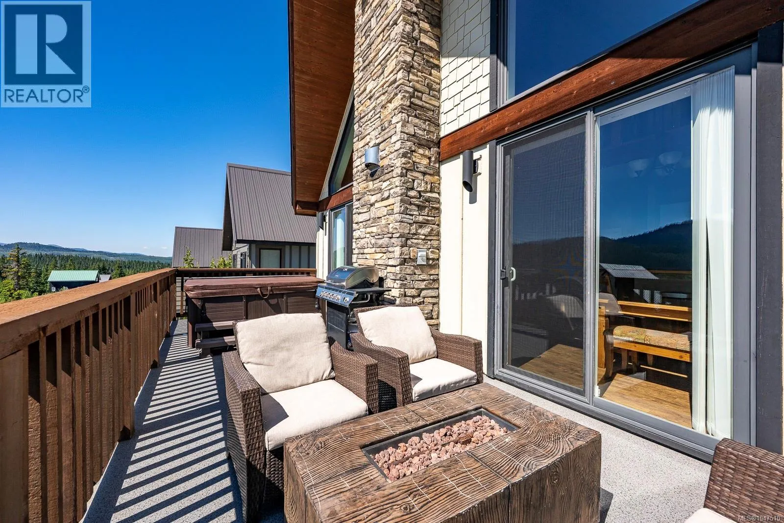 880 Cruikshank Ridge