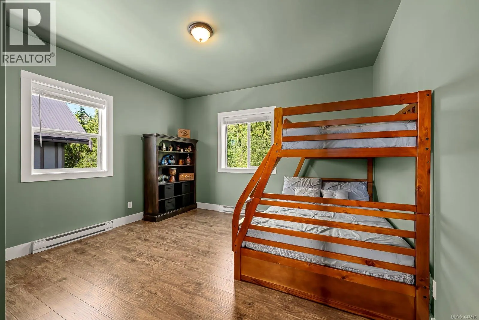 880 Cruikshank Ridge