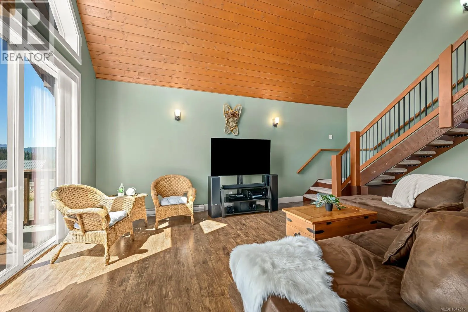 880 Cruikshank Ridge