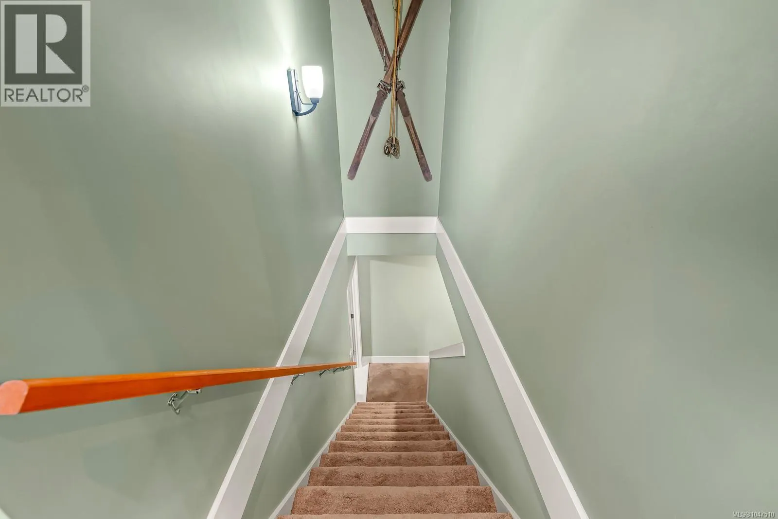880 Cruikshank Ridge