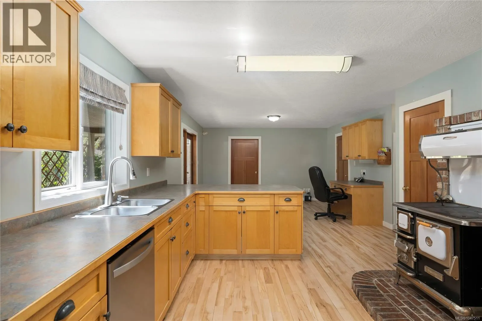2800 Boyd Dr