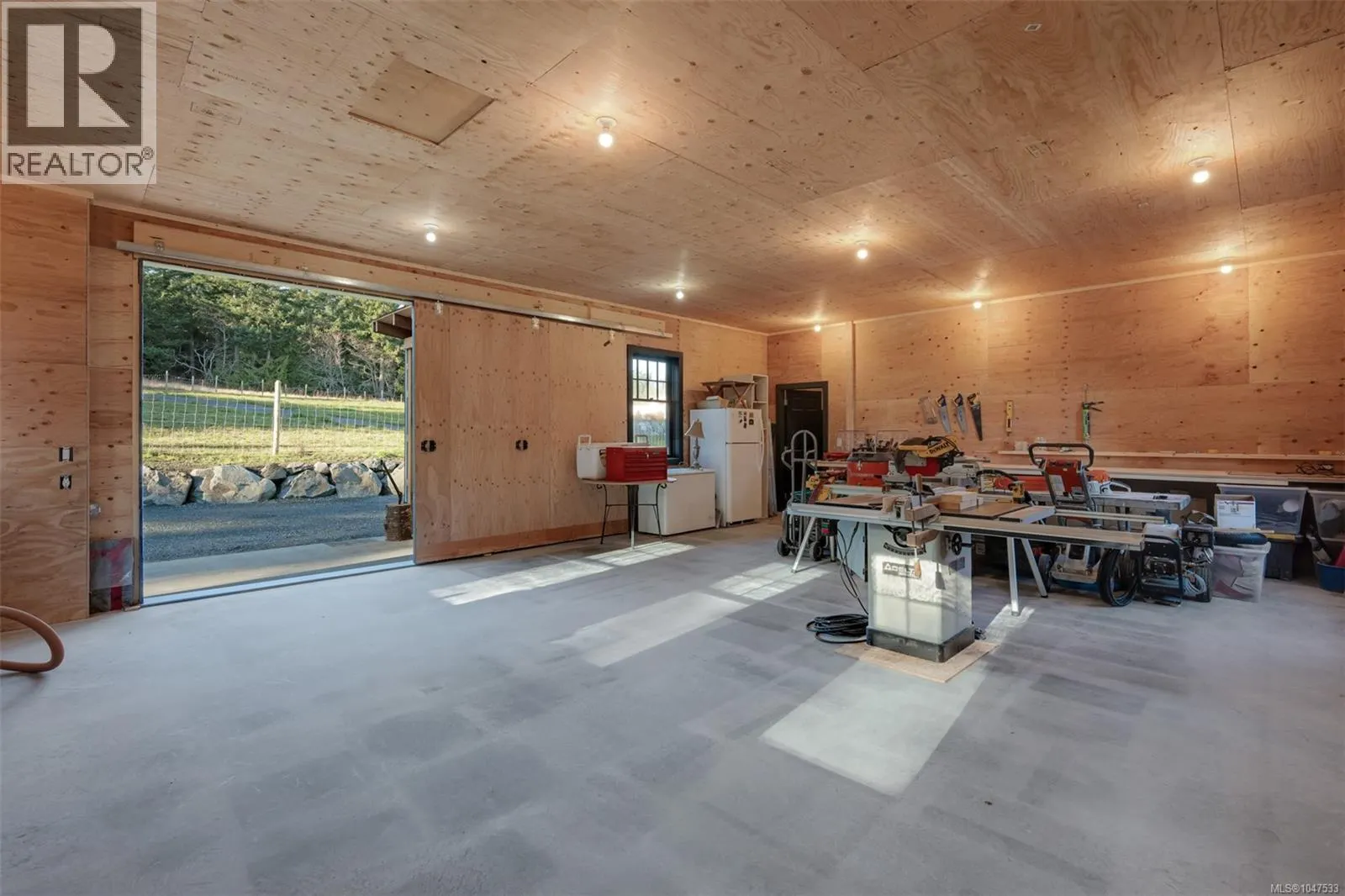 735 Arden Rd