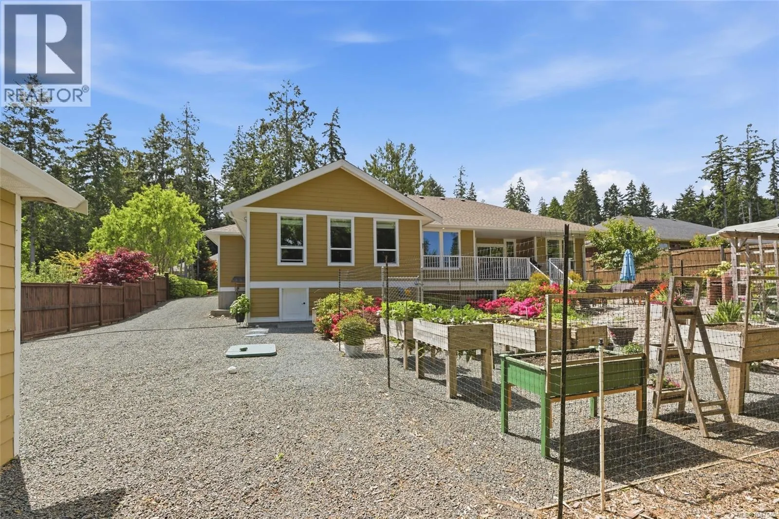 3831 Creekside Dr