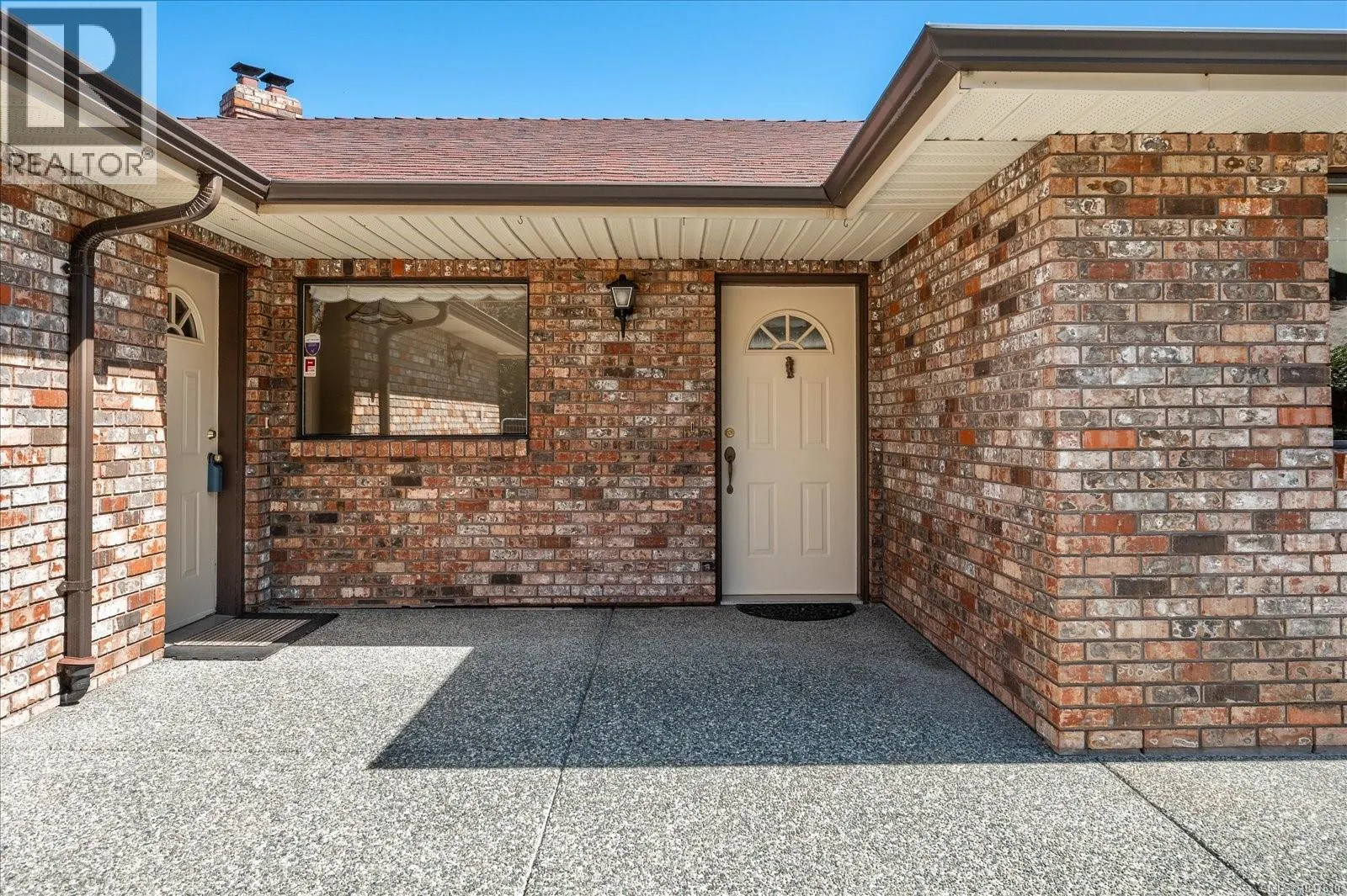 3596 Oakridge Dr