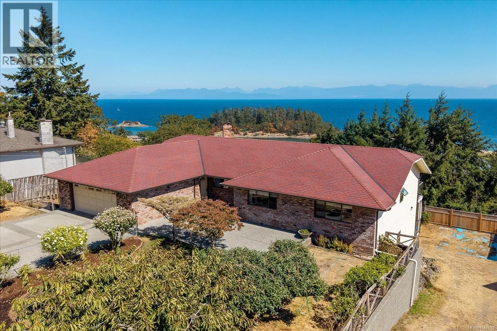 3596 Oakridge Dr