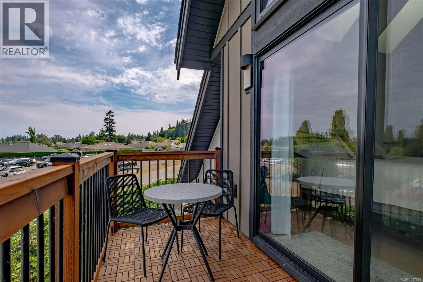 492 Cottage Dr