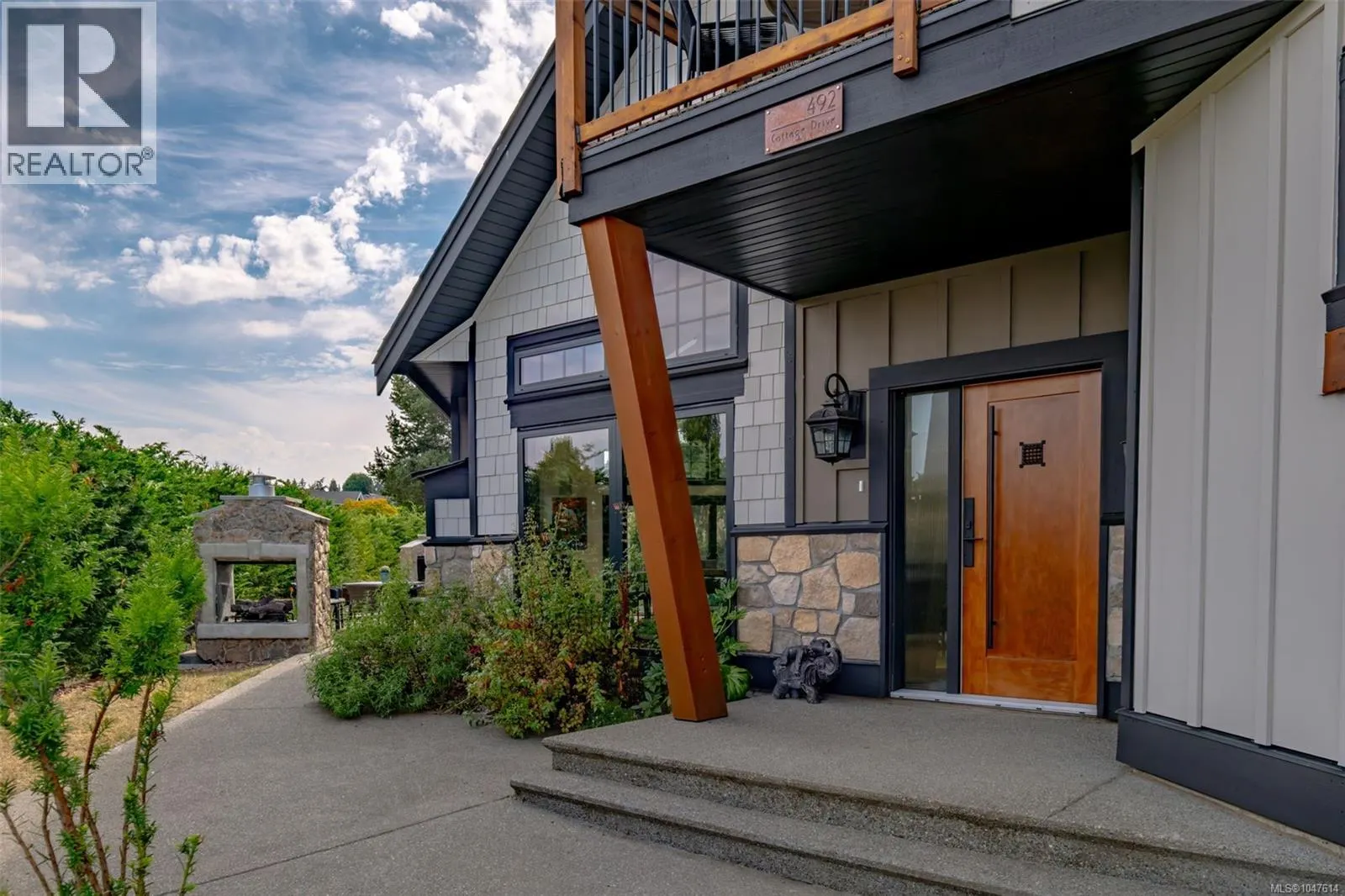 492 Cottage Dr