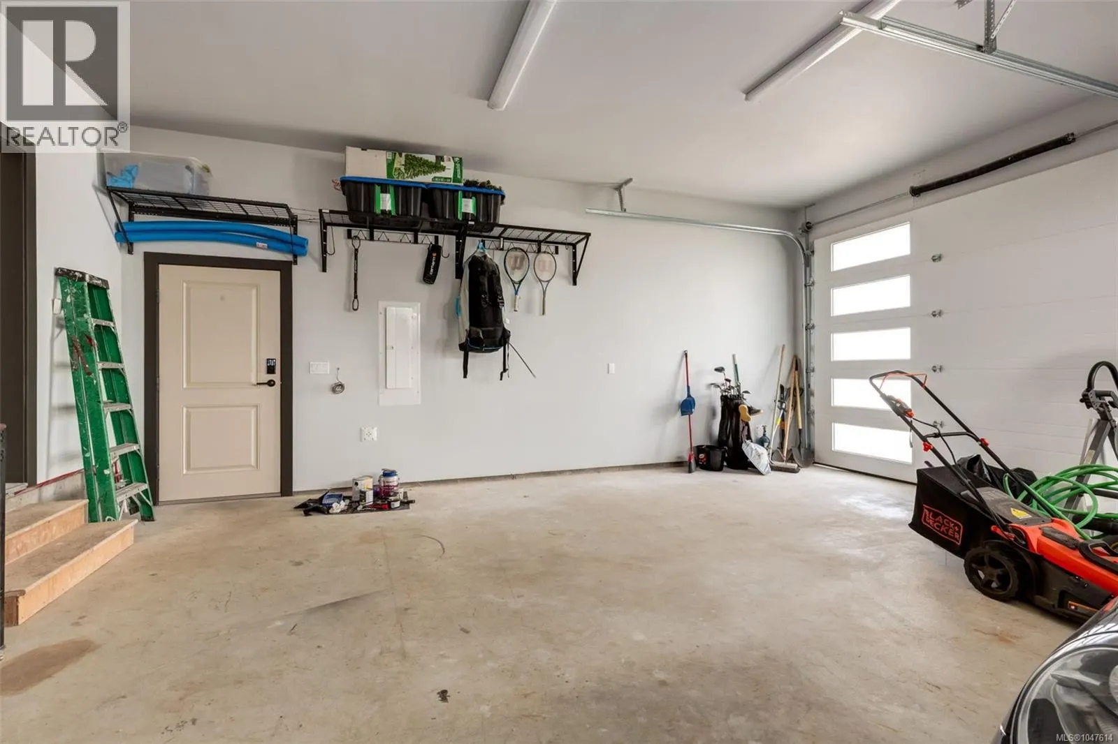 492 Cottage Dr