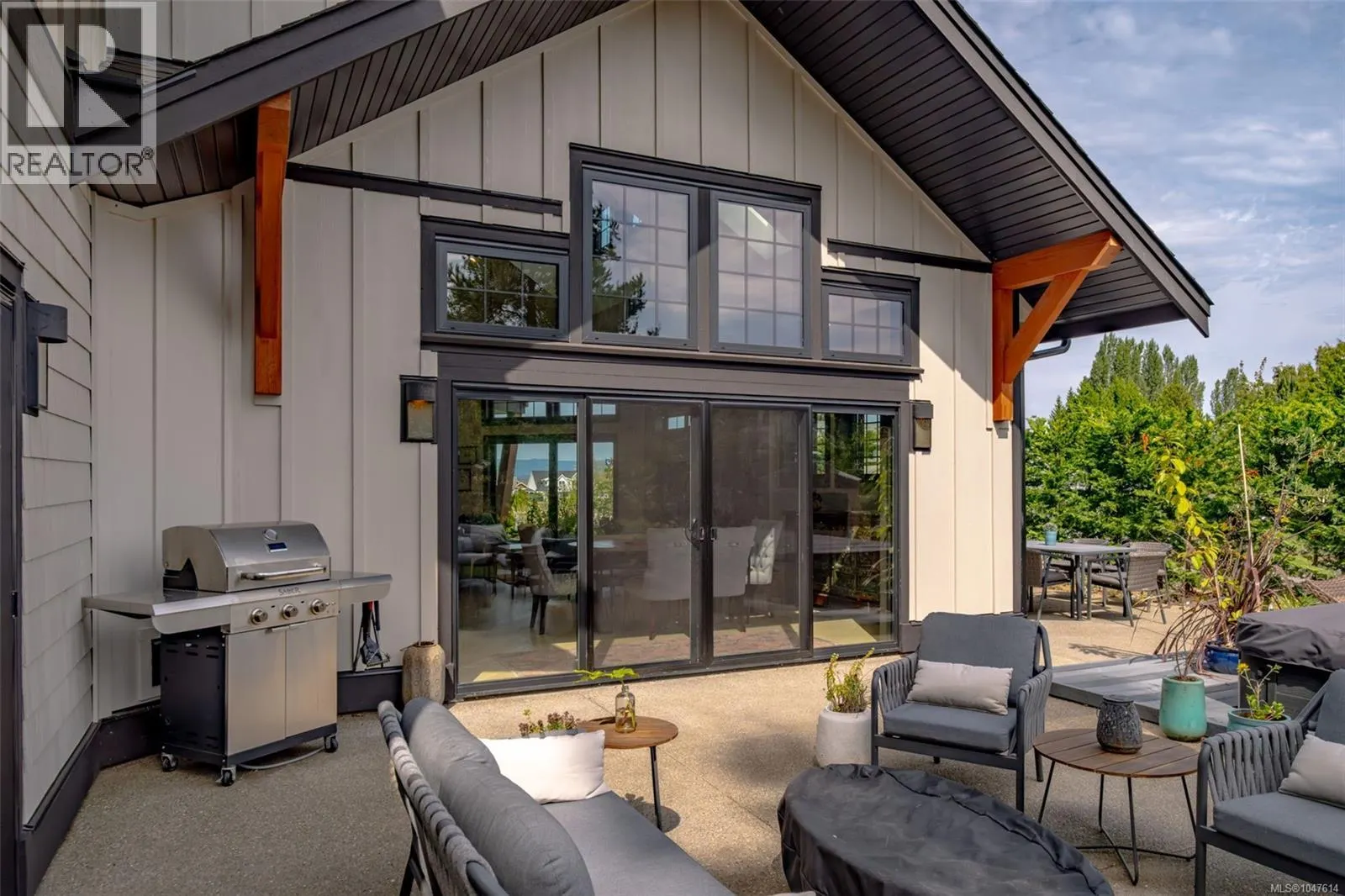 492 Cottage Dr