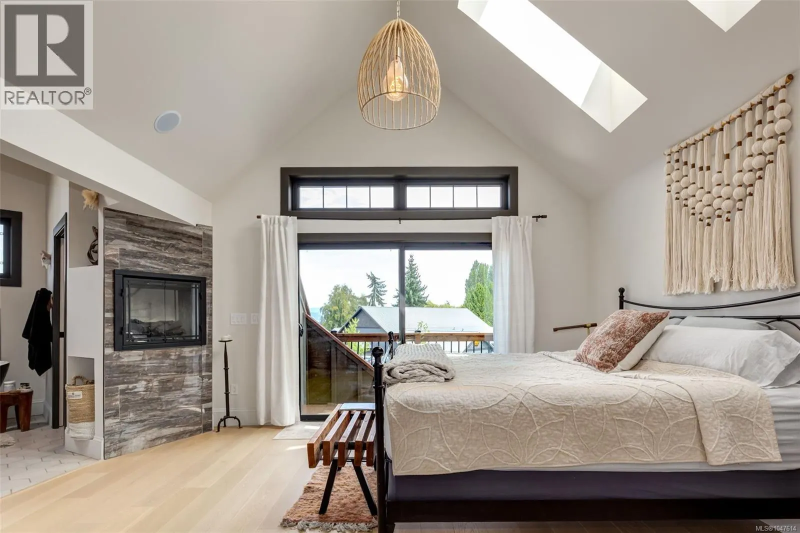 492 Cottage Dr
