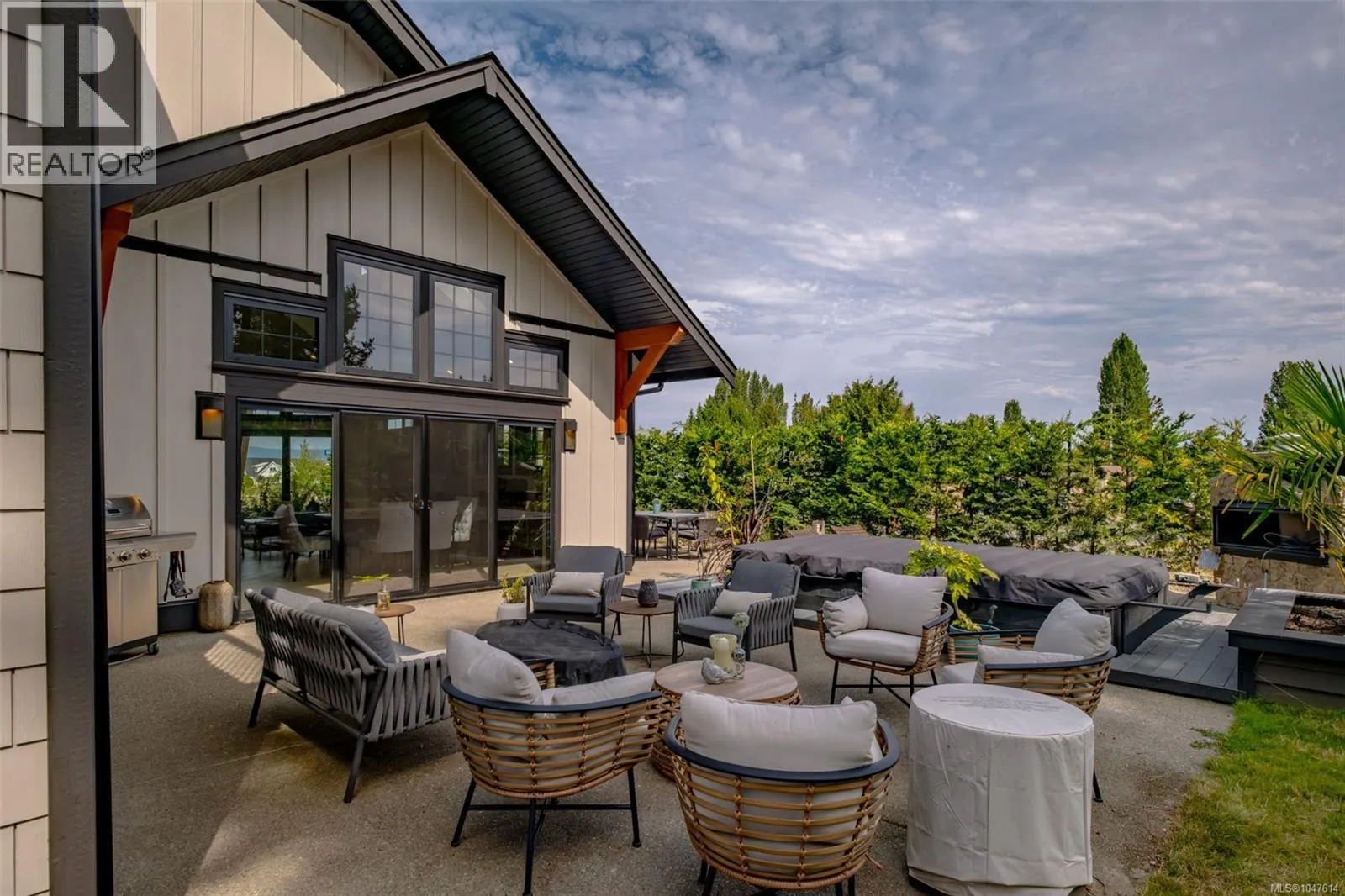 492 Cottage Dr