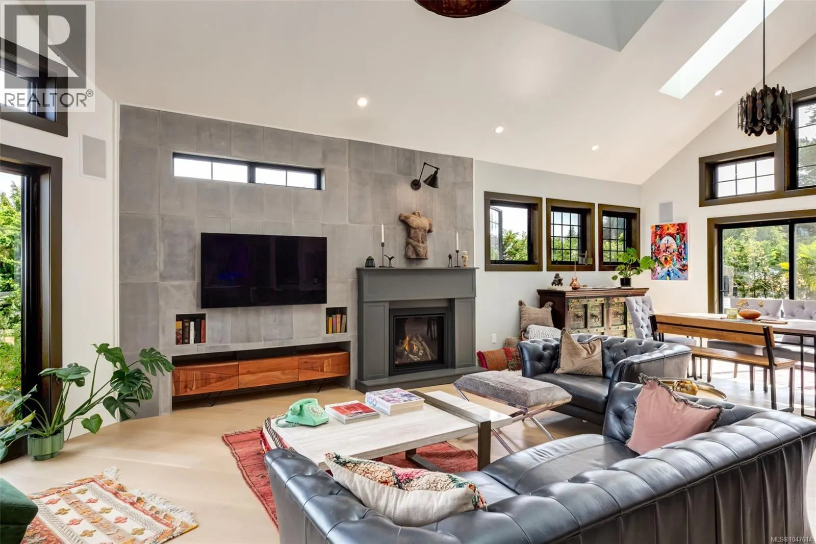492 Cottage Dr