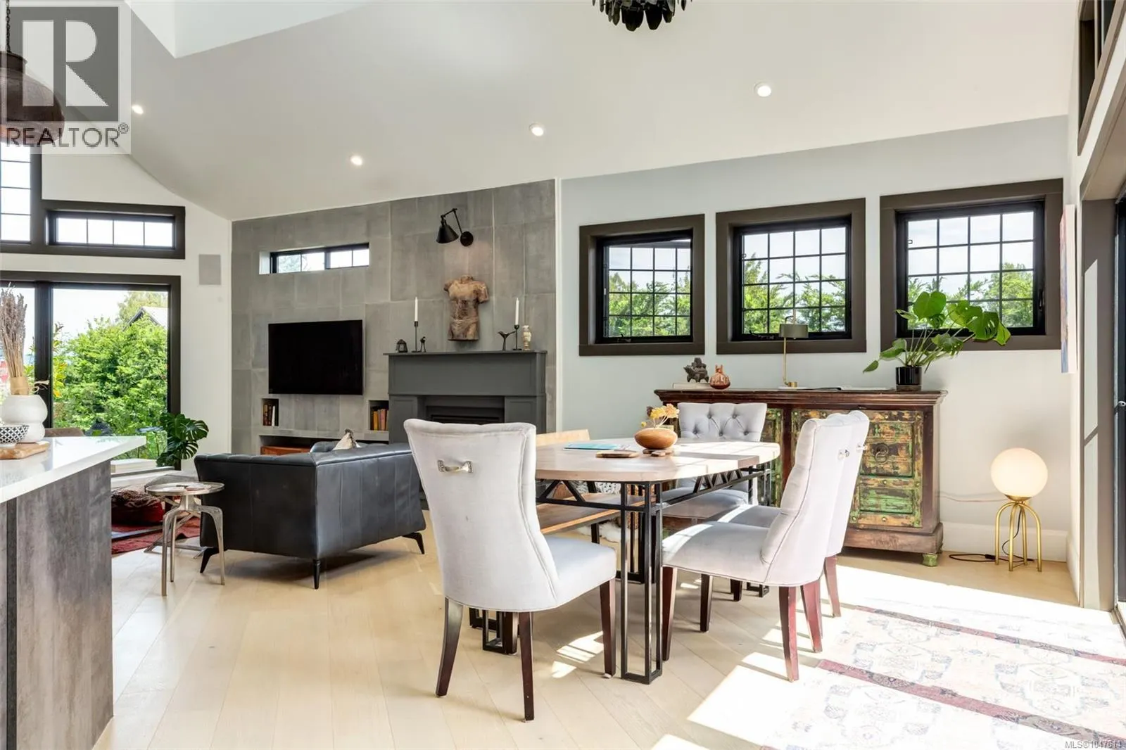 492 Cottage Dr