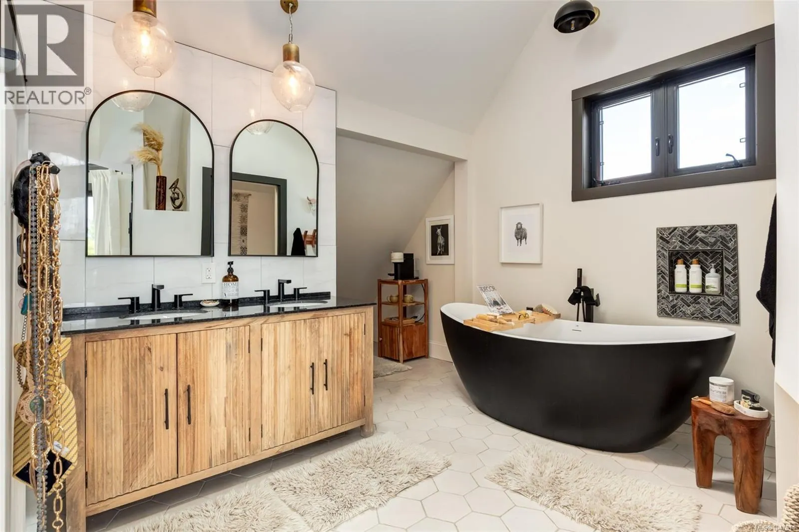 492 Cottage Dr