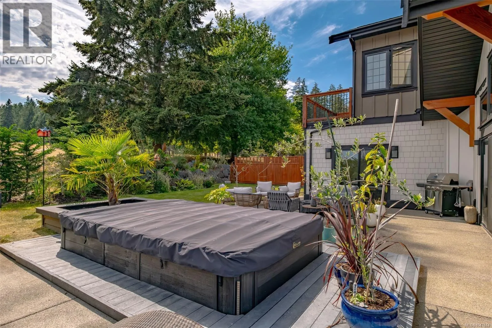 492 Cottage Dr