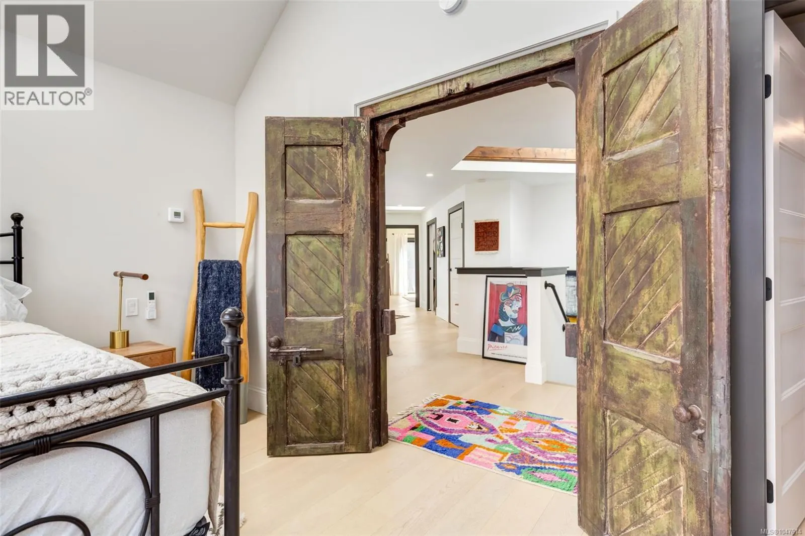 492 Cottage Dr