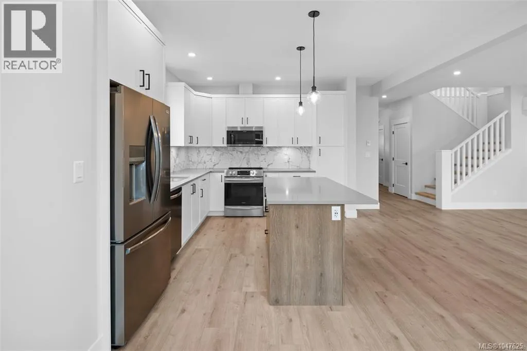2267 Evelyn Lane